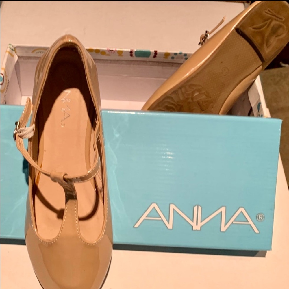 Ladies T-Strap flats